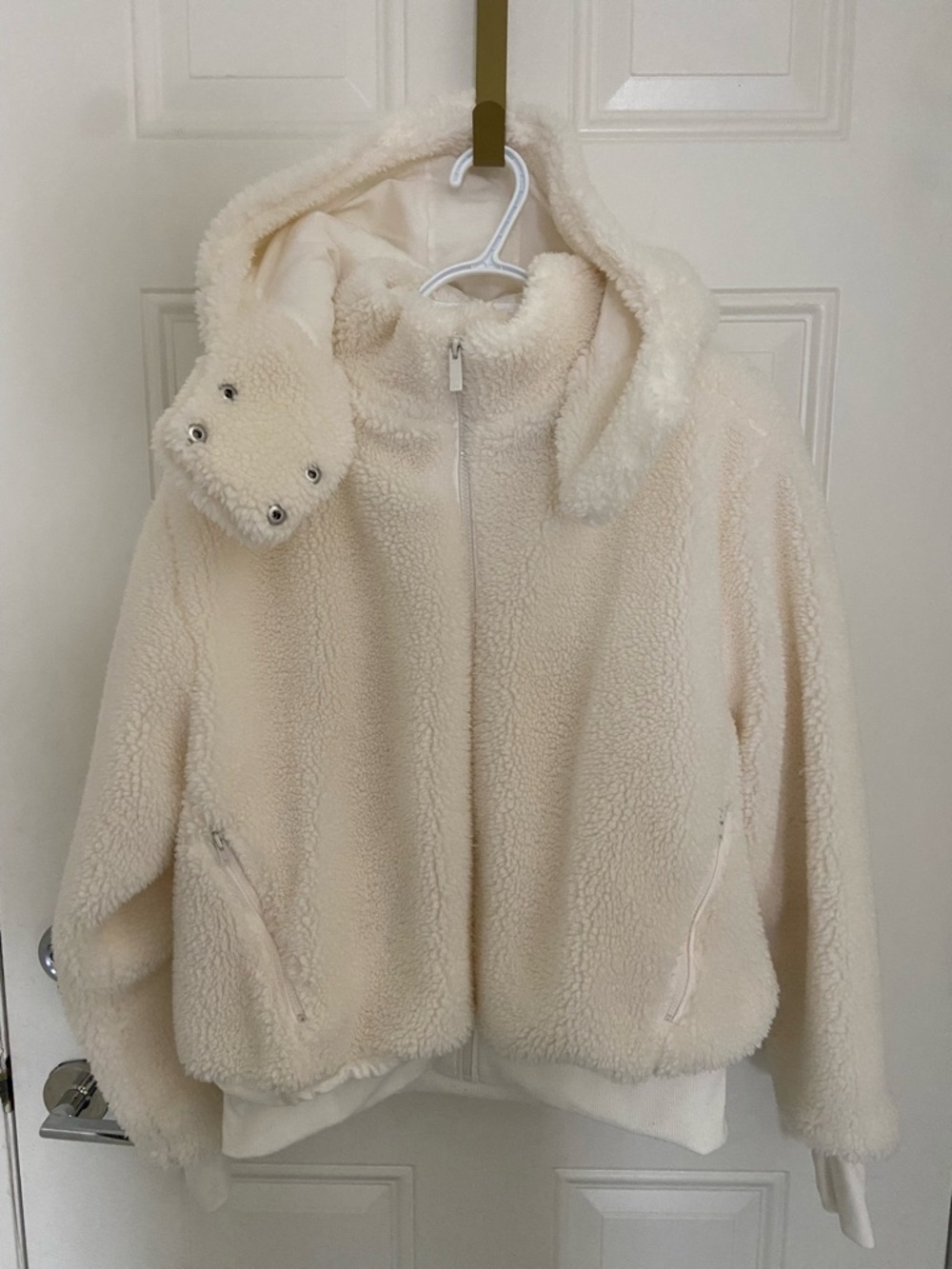 ALO Yoga Cream Sherpa Hooded Puffer Jacket